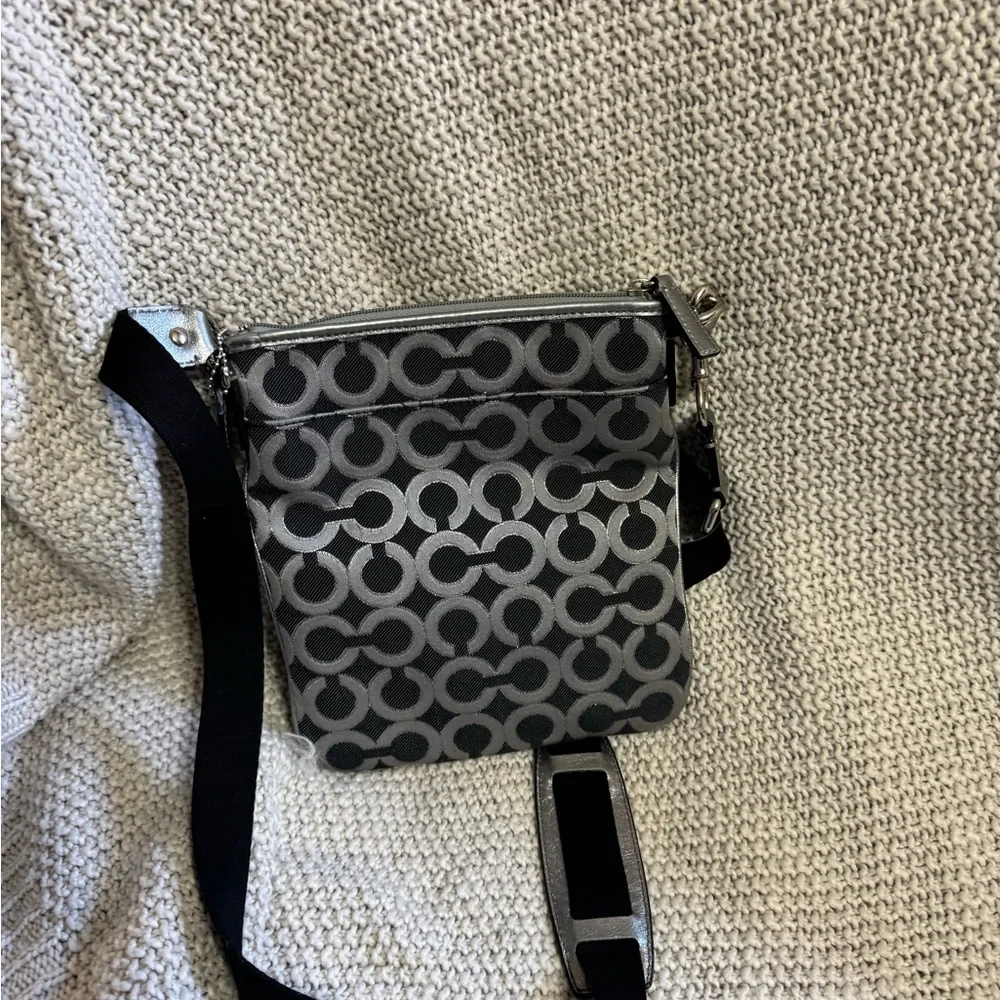 Coach‎ Julia Op Art Swingpack crossbody bag
